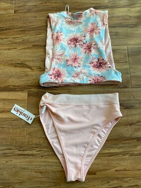 Frankies Bikinis Set side boob Top w/ Open Back, High Waist Bottom XS/S NWT